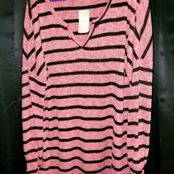 🍂🍁PINK $71 Nwt Suzanne Betro sweater size xl fits like a 2x - Picture 2 of 5